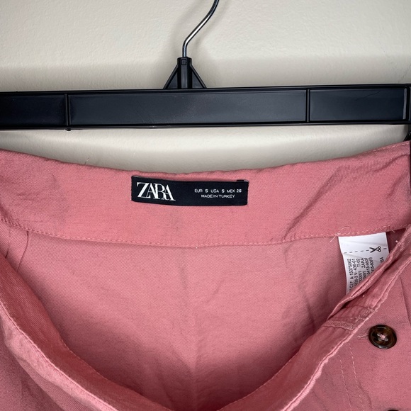 ZARA pink skirt with buttons - Picture 2 of 2